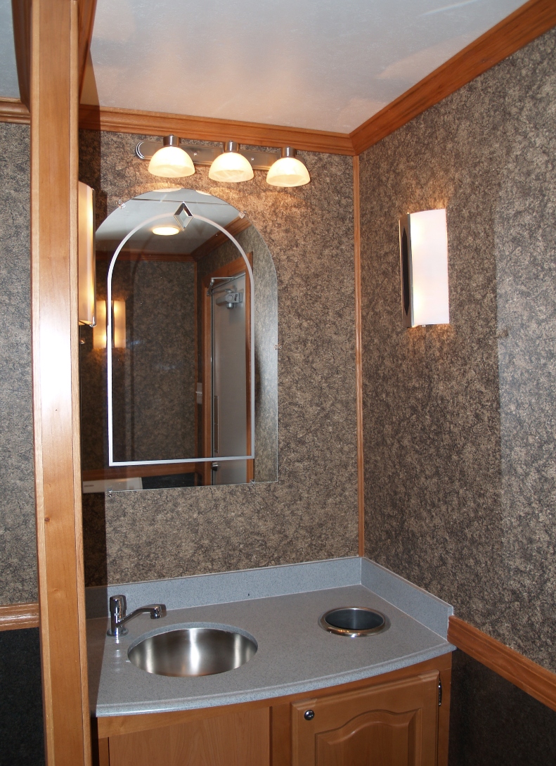 Portable toilet, portable washroom, Johnson's Sanitation Service, Sink Rentals, Septic Services, Septic Tank Pumped, Construction, Parties, Special Events, Back Yard Gatherings