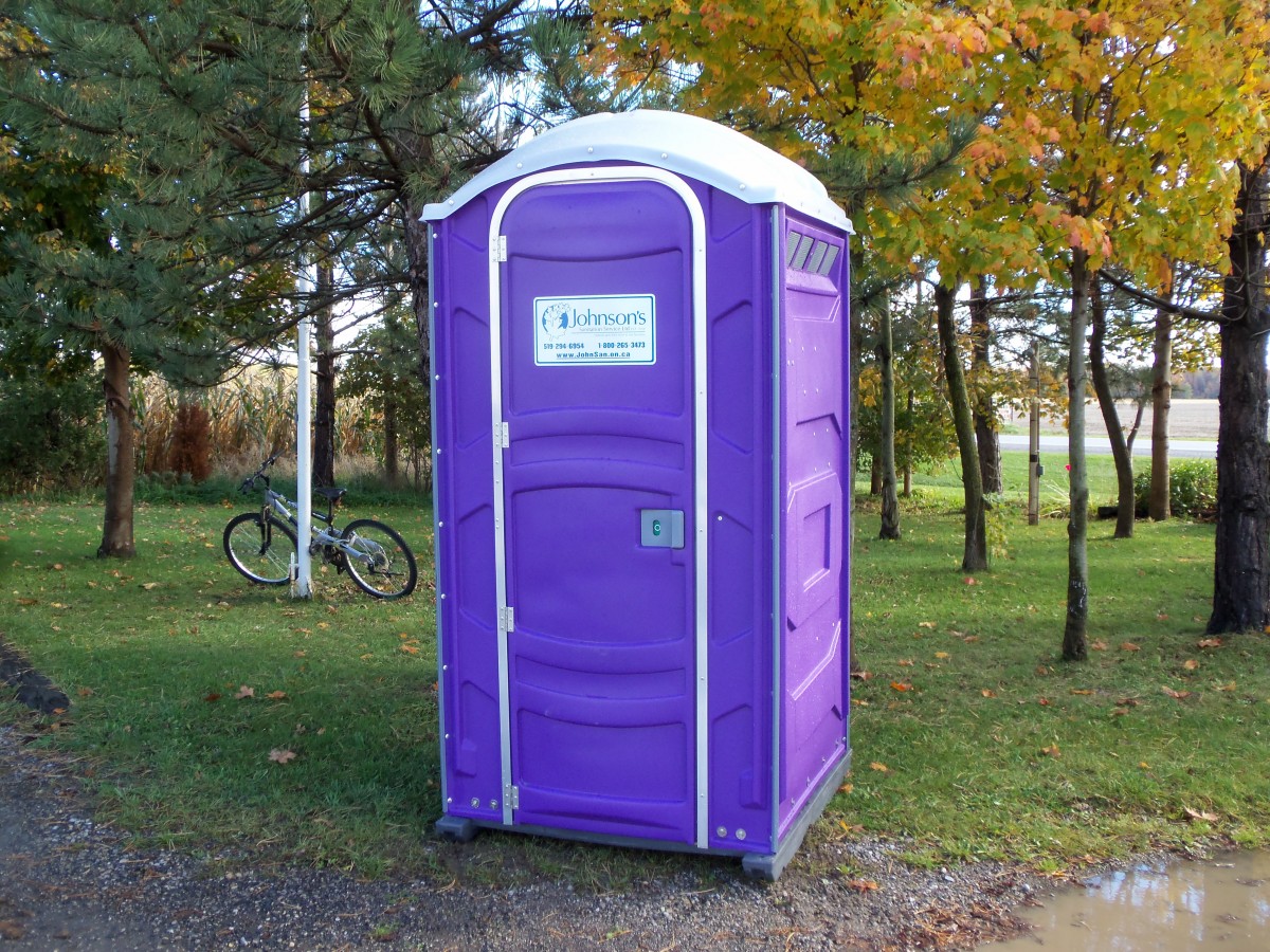 Portable toilet, portable washroom, Johnson's Sanitation Service, Sink Rentals, Septic Services, Septic Tank Pumped, Construction, Parties, Special Events, Back Yard Gatherings