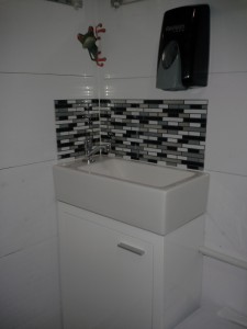 Elite Men's Room Sink