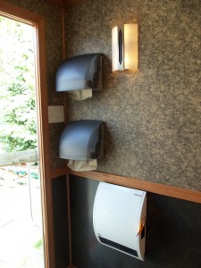 Washroom Trailer Wedding Deluxe